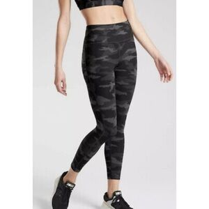 Athleta Ultimate Camo 7/8 Tight Leggings - Size Medium